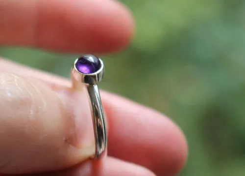 Lilas, bague fleur violette en argent et améthyste