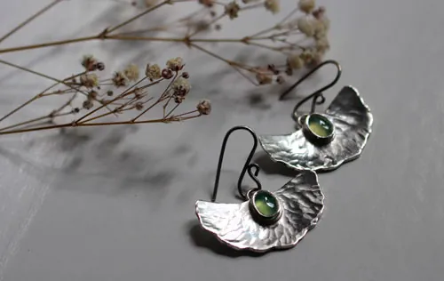Lis d’étang, boucles d’oreilles feuilles de nénuphar en argent et chrysoprase