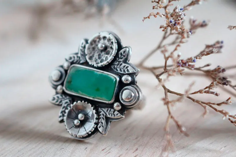Lotus d’orient, bague fleur de renaissance en argent et chrysoprase