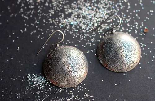 Lune bleue, boucles d’oreilles pleine lune en argent