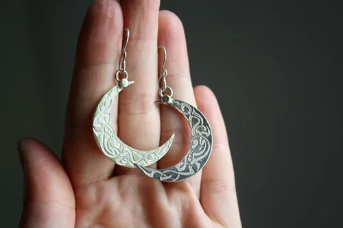 Lune celtique, boucles d’oreilles astre nocturne celte en argent