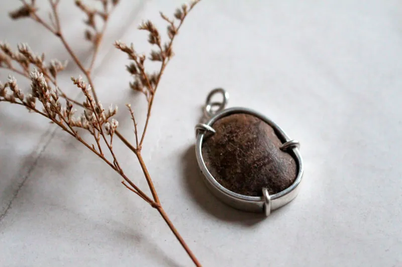 Lyobaa, pendentif romance à Oaxaca en argent et céramique
