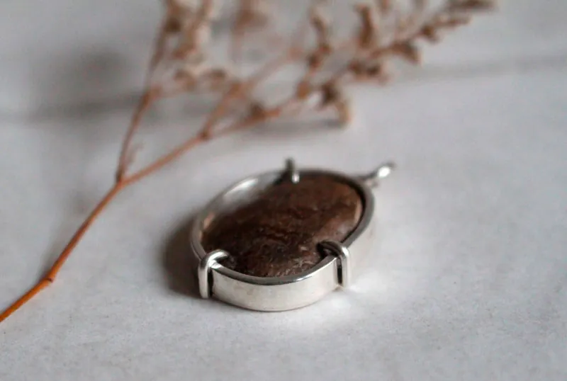 Lyobaa, pendentif romance à Oaxaca en argent et céramique