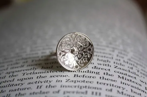 Lyrique, bague fleur médiévale en argent