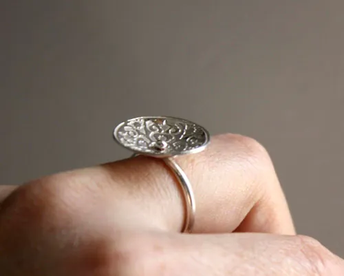 Lyrique, bague fleur médiévale en argent