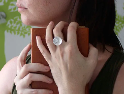 Lyrique, bague fleur médiévale en argent