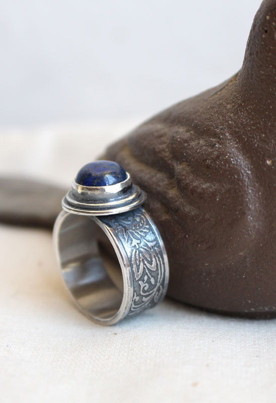 L’âme du poète, bague végétale en argent et lapis-lazuli