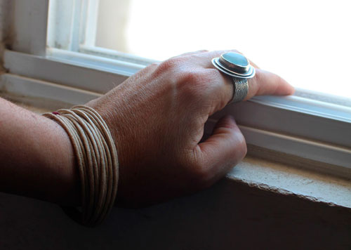 Le bleu des vagues, bague mouvement de la mer en argent et fluorite