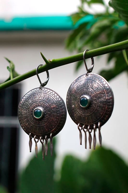 Le chant des hommes, boucles d’oreilles communion argent et agate verte