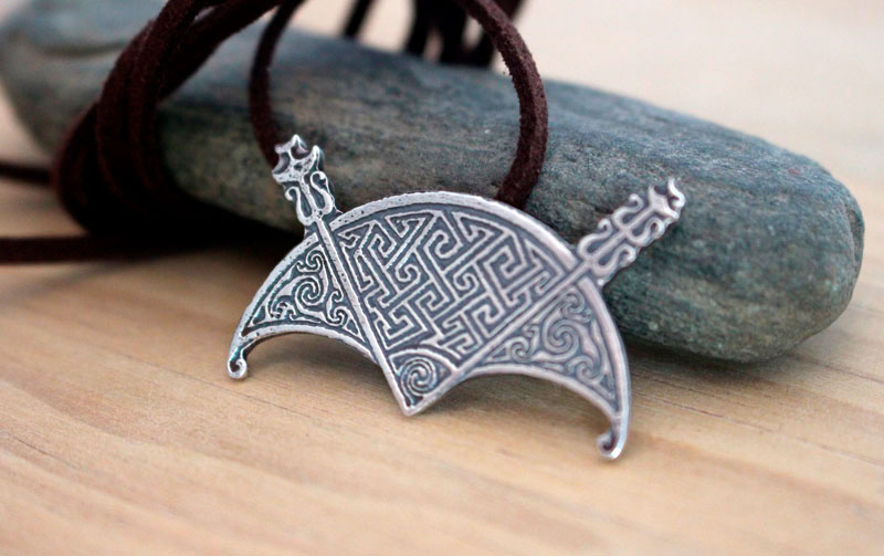 Le croissant de lune de Cadboll, collier Picte en argent