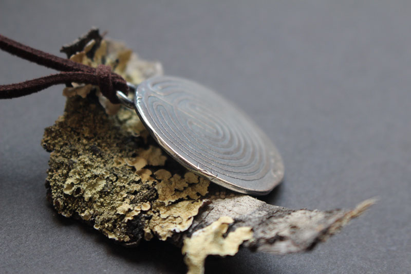 Le labyrinthe de Cnossos, pendentif monnaie grecque en argent