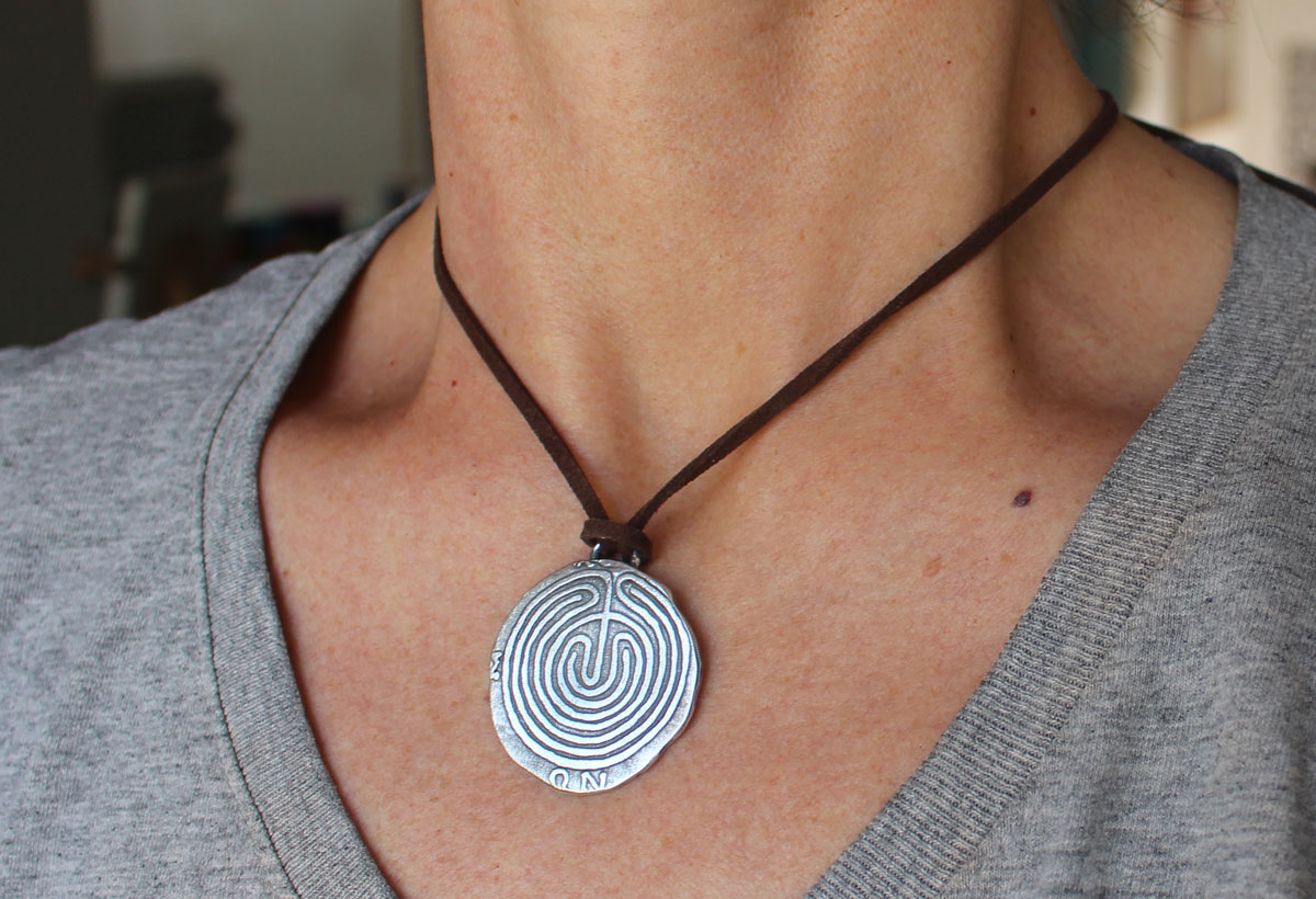 Le labyrinthe de Cnossos, pendentif monnaie grecque en argent