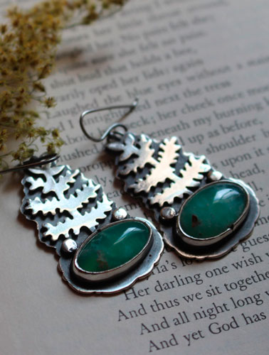 Le réveil de la terre, boucles d’oreilles fougère en argent et chrysoprase