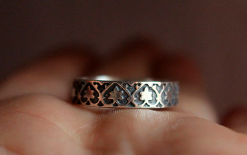 Liseron, bague botanique médiévale en argent