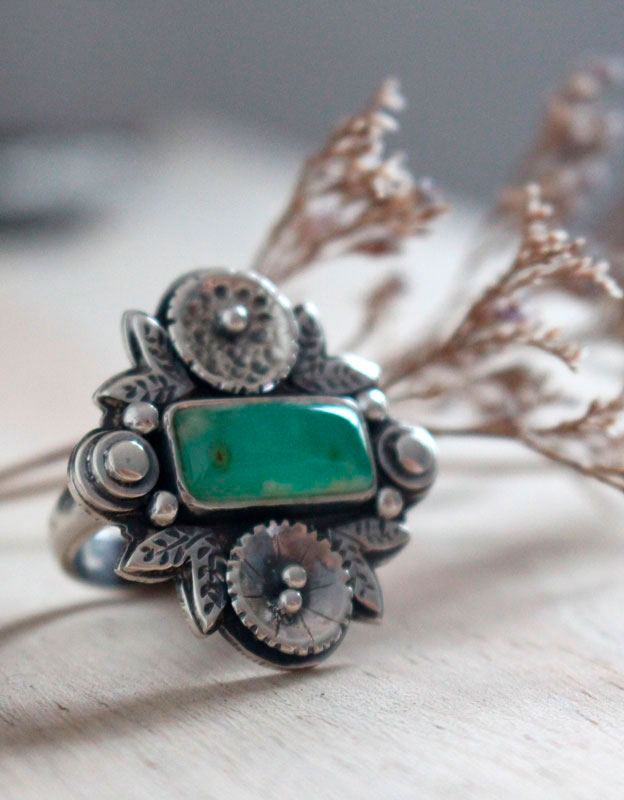 Lotus d’orient, bague fleur en argent et chrysoprase