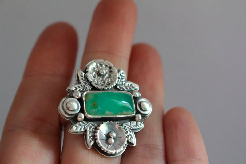 Lotus d’orient, bague fleur en argent et chrysoprase