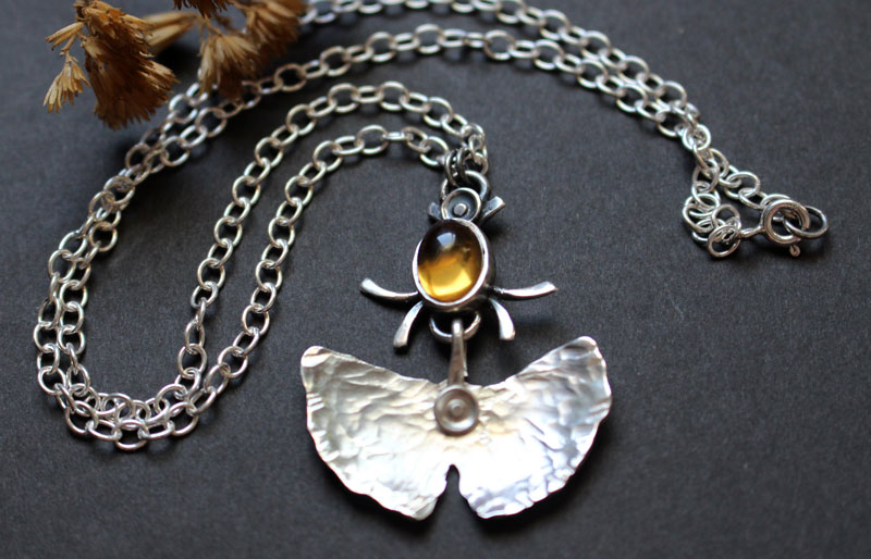 Luciole, collier feuille de ginkgo en argent et citrine