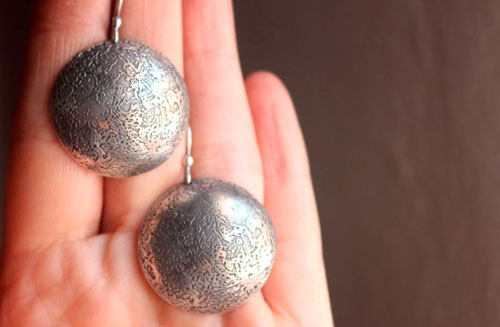 Lune bleue, boucles d’oreilles pleine lune en argent