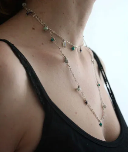 Majorelle, collier, chaîne de cheville, bracelet jardin bleu en argent, turquoise, amazonite, labradorite, lapis-lazuli et jade