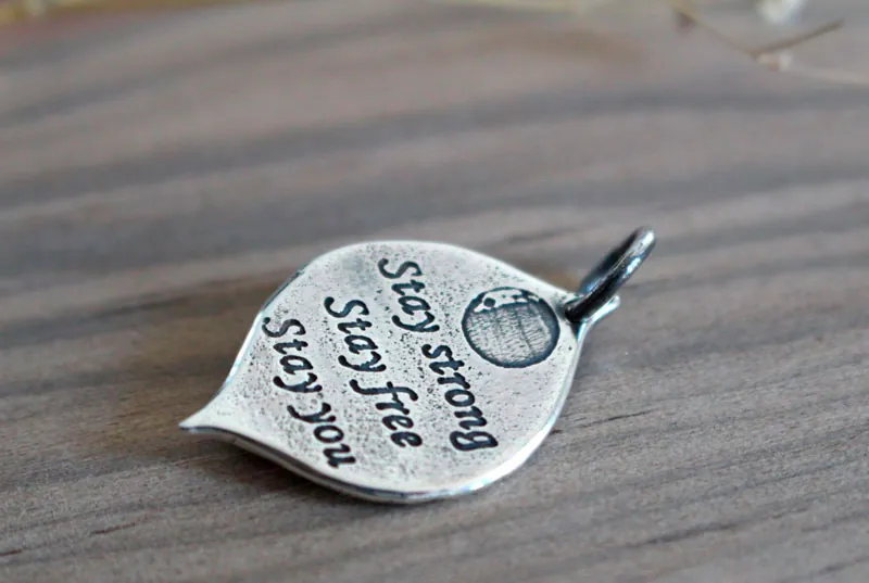 Mama Quilla, pendentif inca pierre de naissance en argent et rubis