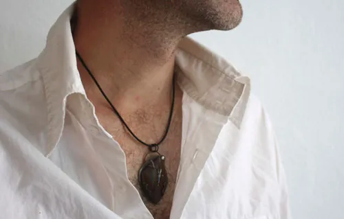 Marée montante, pendentif algue rouge en argent et agate Maury Mountains