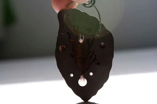 Marée montante, pendentif algue rouge en argent et agate Maury Mountains