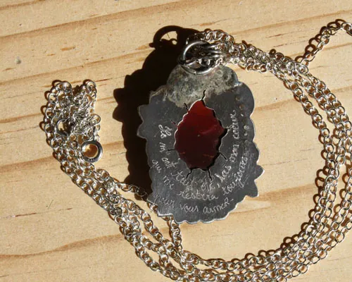 Marie-Antoinette, collier fleur baroque camée en argent et jaspe mookaïte