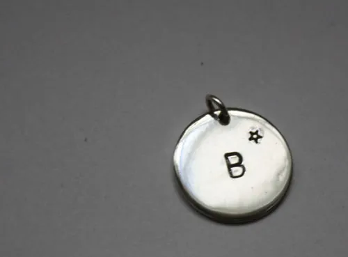 Médaille initiale, pendentif lettre personnalisée en argent
