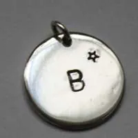 Médaille initiale, pendentif lettre personnalisée en argent