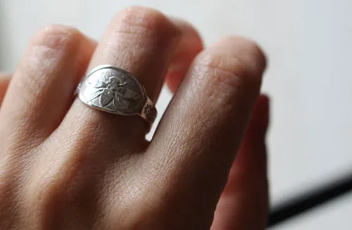 Melissa, bague abeille en argent