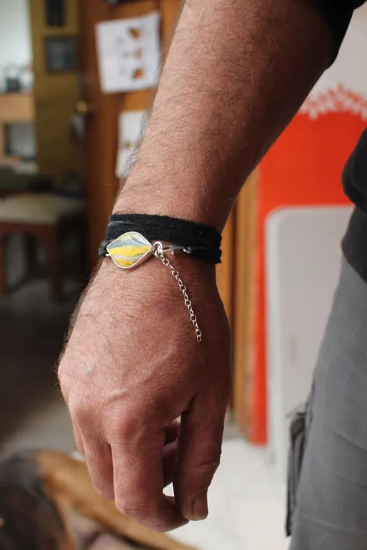 Mellonia, bracelet élegance de la nature en argent, cuir et jaspe bumblebee