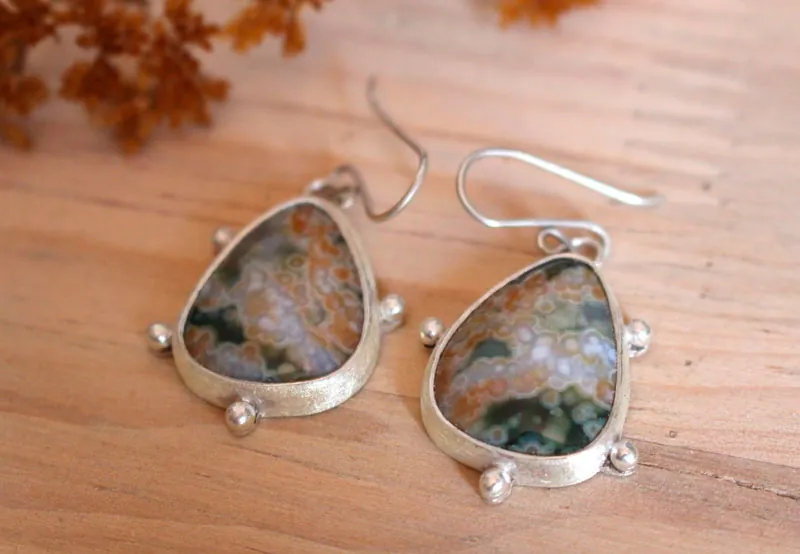 Mélodie stellaire, boucles d’oreilles voûte céleste en argent et jaspe océan