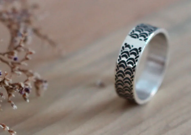 Mélusine, bague écailles de serpent en argent