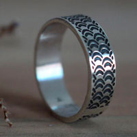 Mélusine, bague écailles de serpent en argent