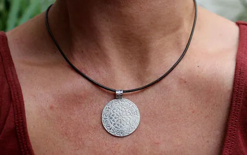 Merlin, pendentif bouclier médiéval arthurien en argent