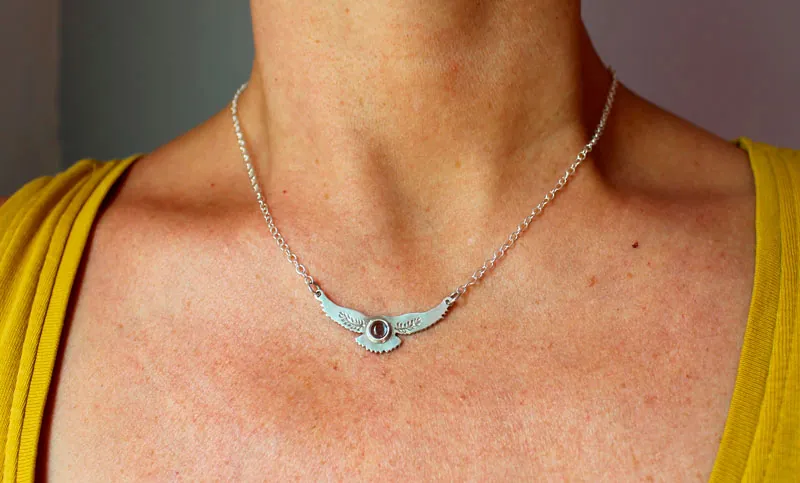 Messager de l’aurore, collier aigle amérindien en argent et spinelle