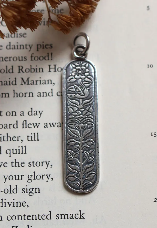 Messager de vie, pendentif oiseau et fleurs en argent