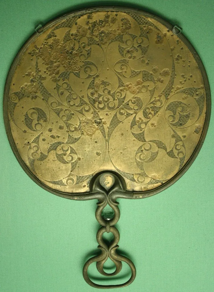 Miroir Desborough, collier miroir celtique en argent