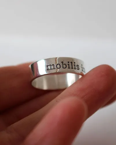 Mobilis In Mobile, bague citation vingt mille lieues sous les mers en argent