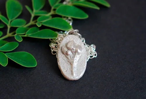 Moringa, collier camée botanique baroque en argent