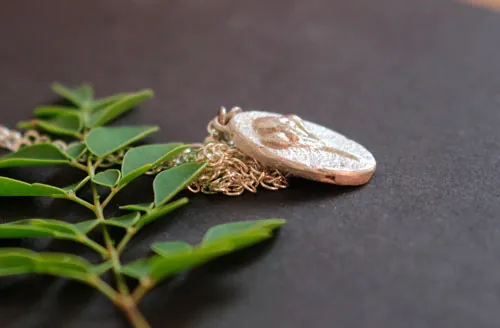 Moringa, collier camée botanique baroque en argent