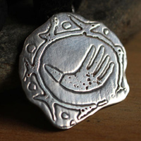 Main olmèque, collier symbole olmèque en argent