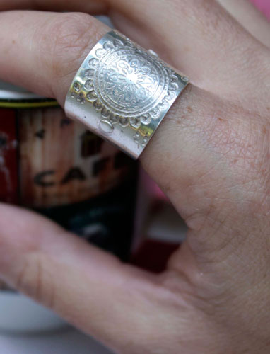 Mandala Fleur, bague de méditation en argent
