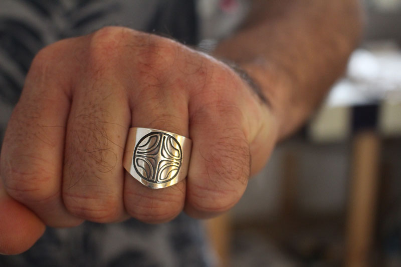 Marquise, bague chevalière croix marquisienne en argent