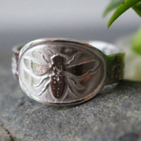 Melissa, bague abeille en argent