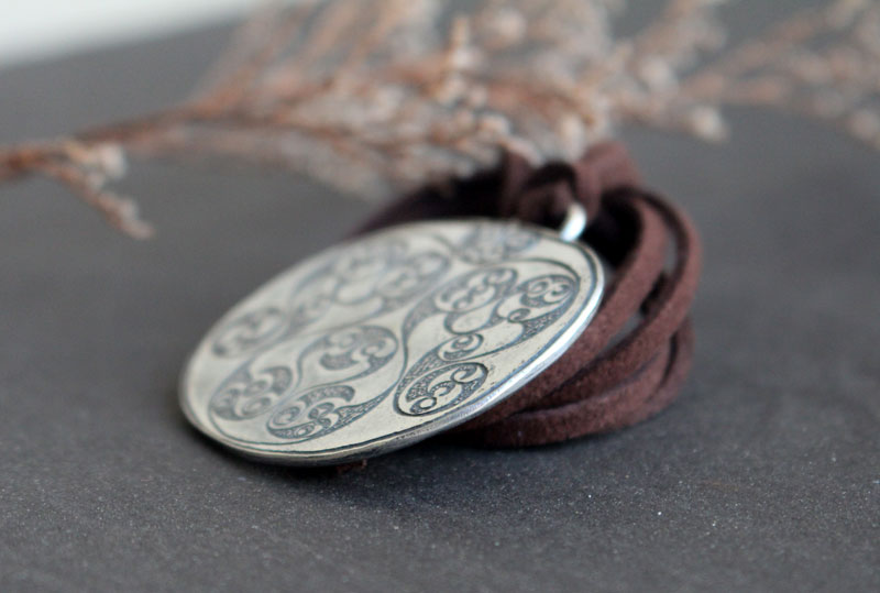 Miroir Desborough, collier miroir celtique en argent