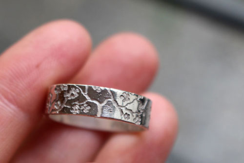 Misao, bague branche de cerisier japonais en argent