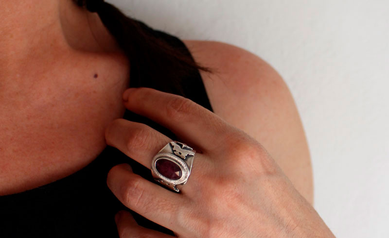 Mon étoile, bague lièvre des étoiles en argent et rubis