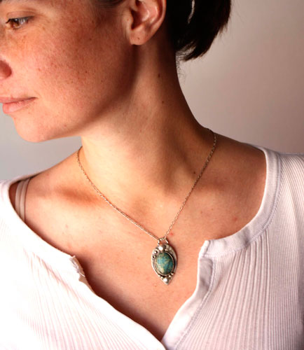 Mousson, pendentif dualité de la nature en argent et serpentine