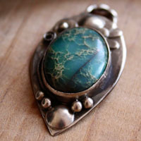 Mousson, pendentif dualité de la nature en argent et serpentine